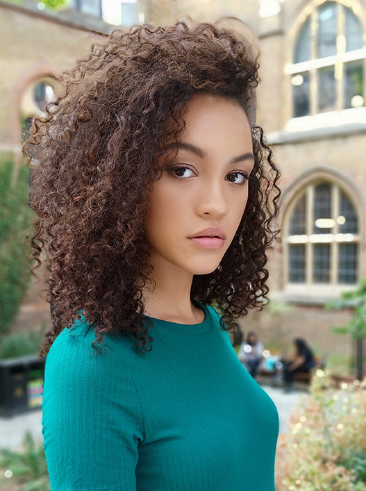 OPPO F9 Pro Studio-Quality Photos